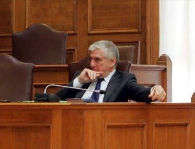 Ξαφνική έρευνα στην οικία του Γ. Παπαντωνίου - Κατασχέθηκαν έγγραφα και υπολογιστές!